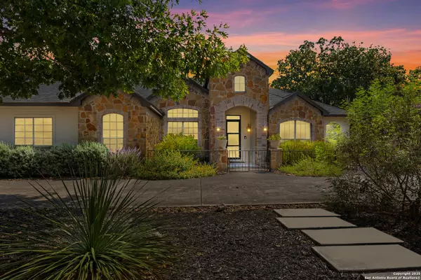 8609 Cavalry Dr, Fair Oaks Ranch, TX 78015