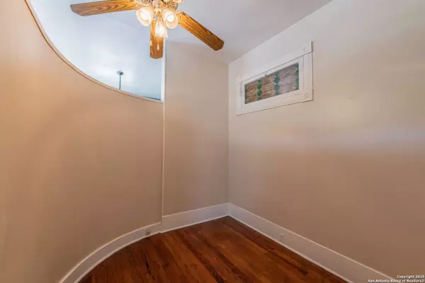 San Antonio, TX 78210,111 Adams St