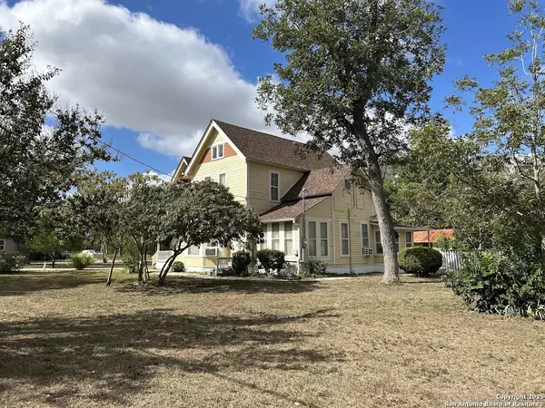 Seguin, TX 78155,304 Krezdorn
