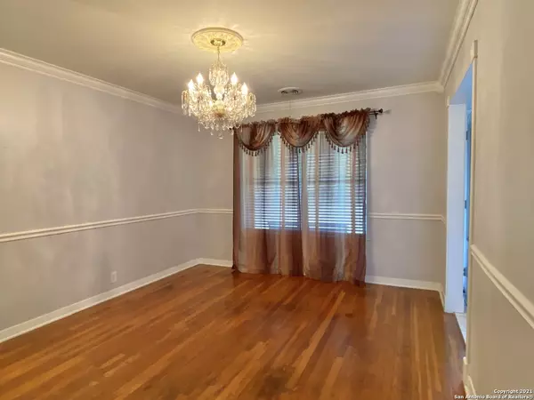 Kirby, TX 78219-1445,303 GAIETY LN