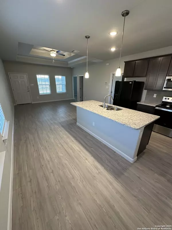 Seguin, TX 78155,810 Baxter St