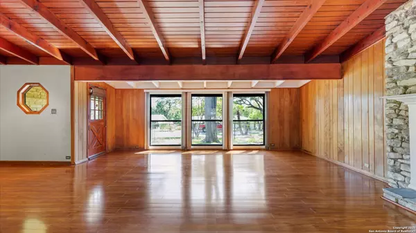 Terrell Hills, TX 78209,1049 Ivy Ln