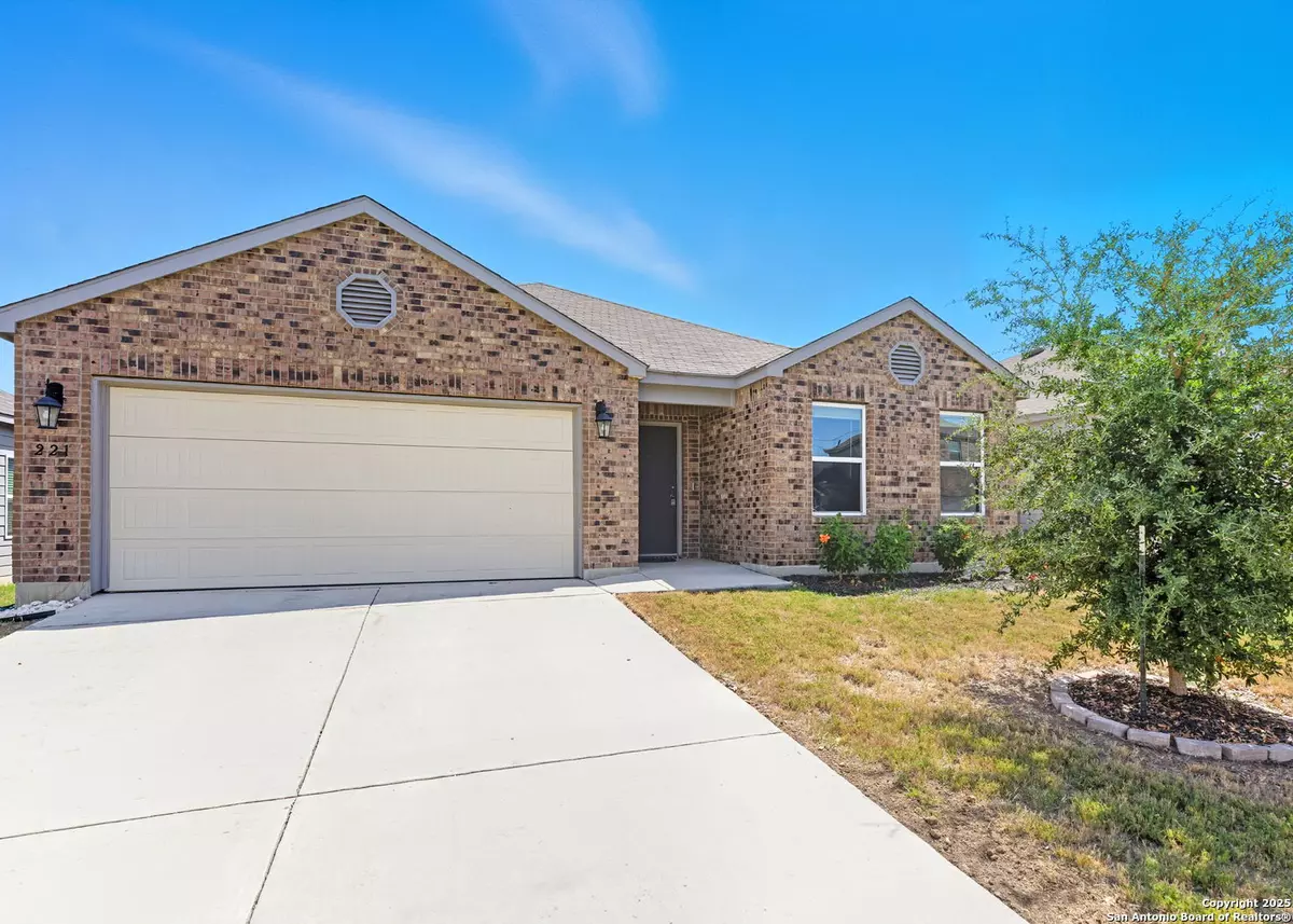 New Braunfels, TX 78130,221 Savage