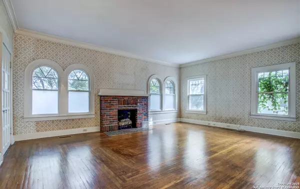 Alamo Heights, TX 78209,308 Harrison