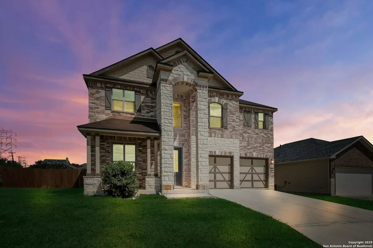 San Antonio, TX 78245,9011 Summit lake