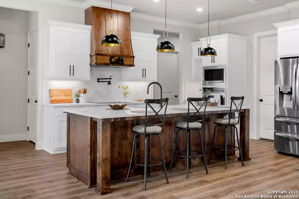 Canyon Lake, TX 78133,379 Toye