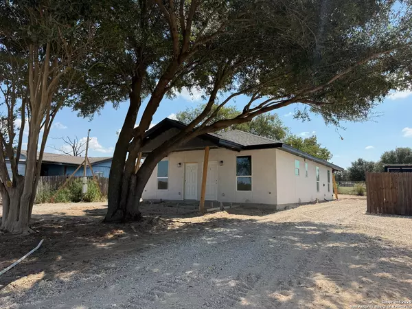 3274 N IH 35, Natalia, TX 78059