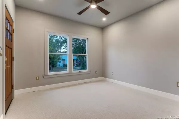 San Antonio, TX 78208,915 Mason
