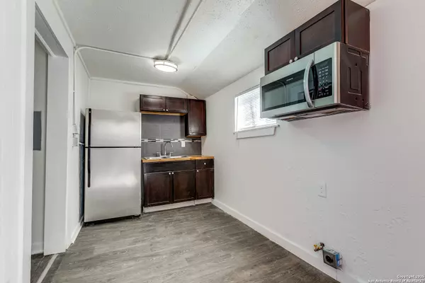 San Antonio, TX 78204,3430 Flores UNIT 2B