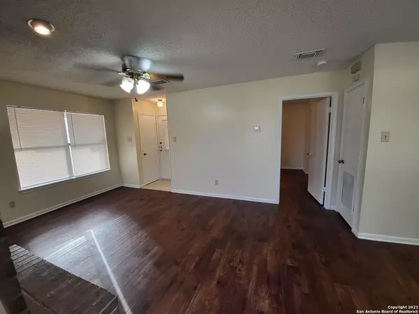 San Antonio, TX 78218-4261,6311 WINDSOR CASTLE UNIT 2