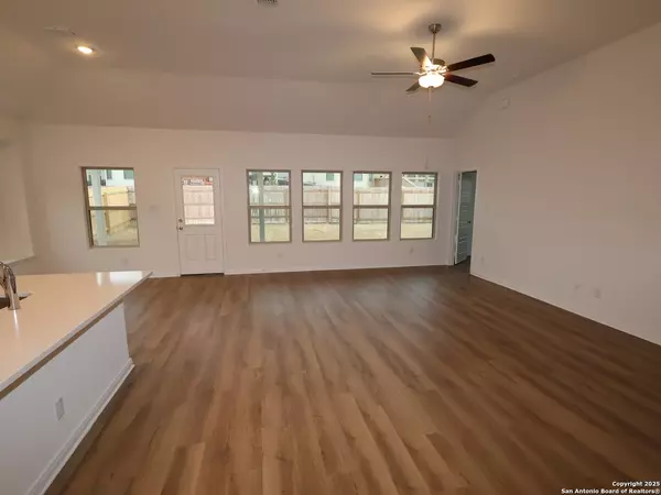 Seguin, TX 78155,1164 Limestone Ridge