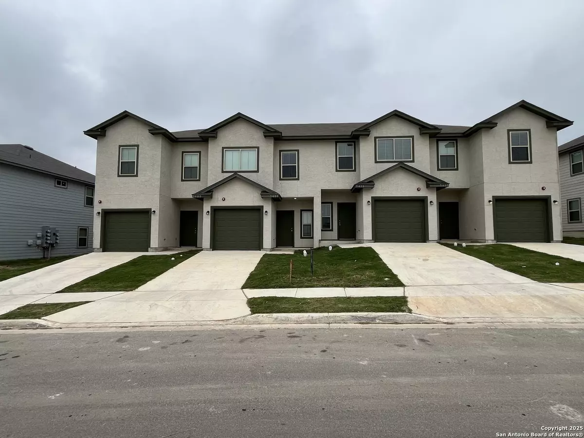 Live Oak, TX 78233,7409 Savannah Brooks