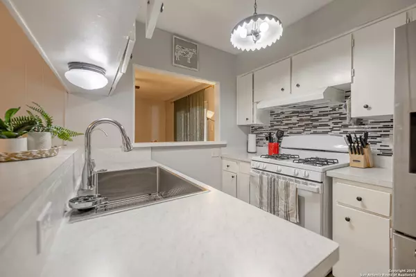 San Antonio, TX 78228,5406 Costa Mesa