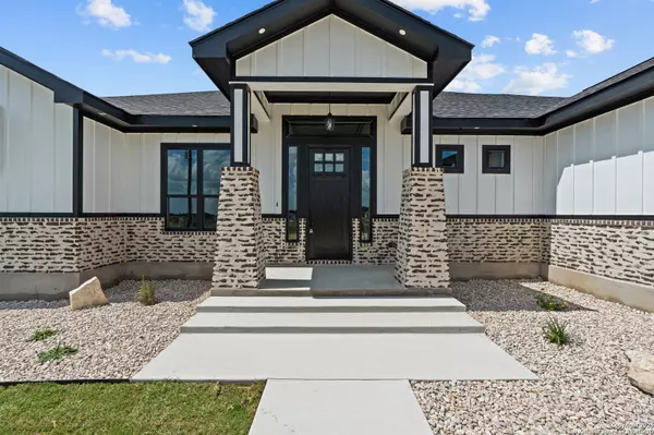 La Vernia, TX 78121,158 Estates