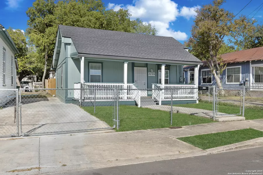 2209 N Flores, San Antonio, TX 78212