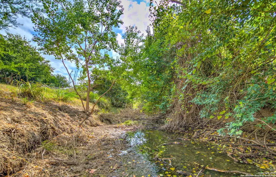 306 Irons, Boerne, TX 78006