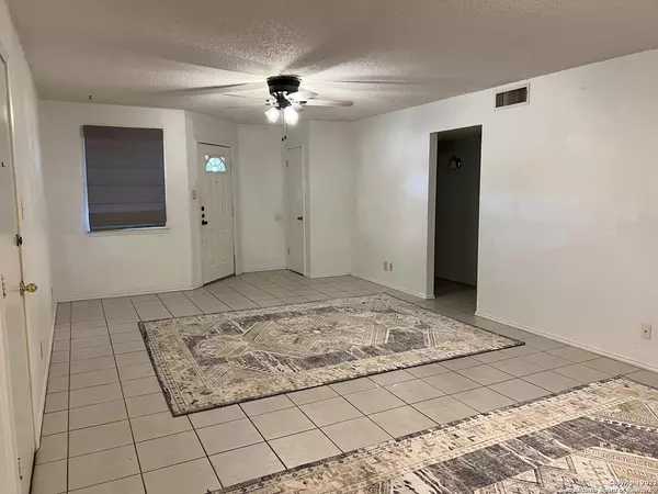 Marion, TX 78124-2009,306 SUNFLOWER DR