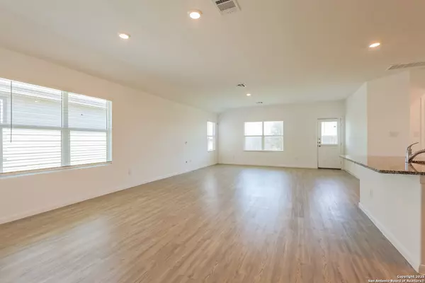 New Braunfels, TX 78130,1228 Treehouse