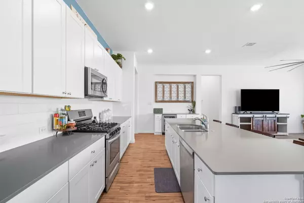 Seguin, TX 78155,8950 Rancher Place