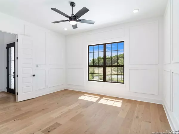 San Antonio, TX 78257,5911 Verandas Way