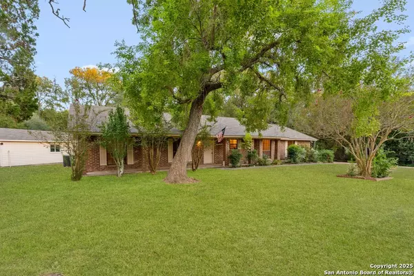 Seguin, TX 78155,309 Twin Oak