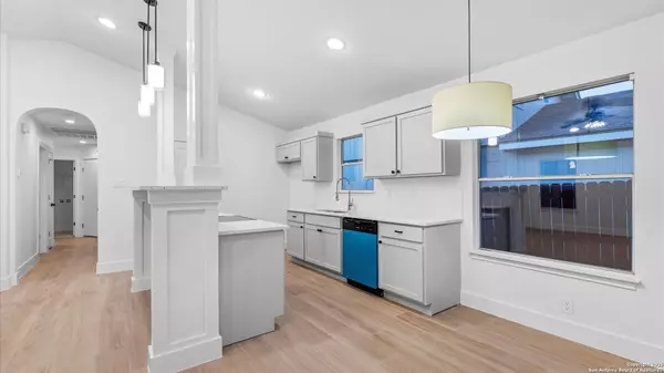 San Antonio, TX 78254,8942 Gill