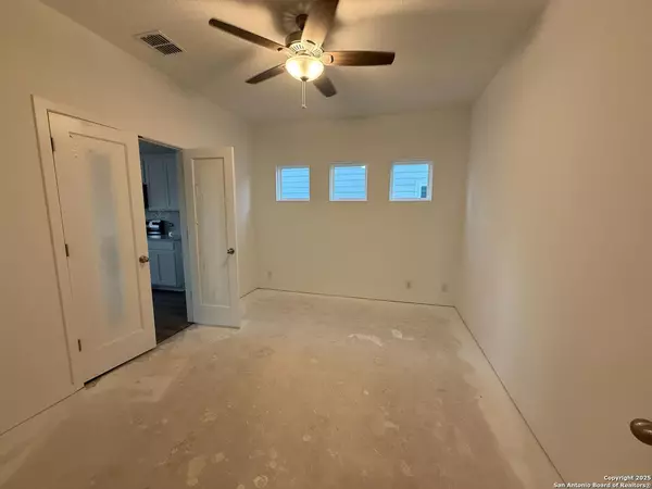 San Antonio, TX 78252,7618 Birch Hollow