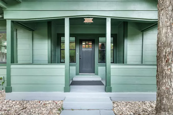 San Antonio, TX 78209,211 Queen Anne Ct