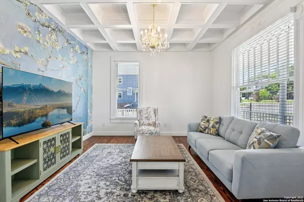 San Antonio, TX 78202,802 N Pine