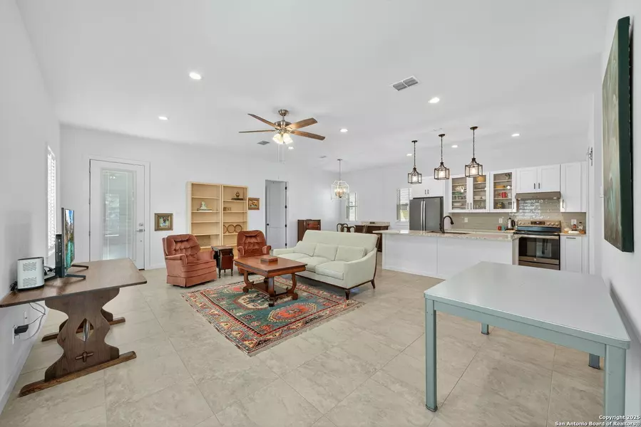 317 E El Paso St, Brackettville, TX 78832