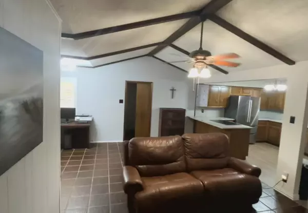 Universal City, TX 78148,134 granada