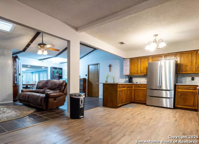 Universal City, TX 78148,134 granada