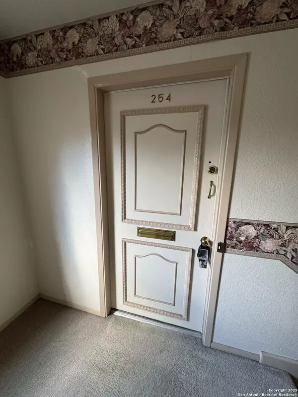 San Antonio, TX 78229,7500 Callaghan UNIT APT 254