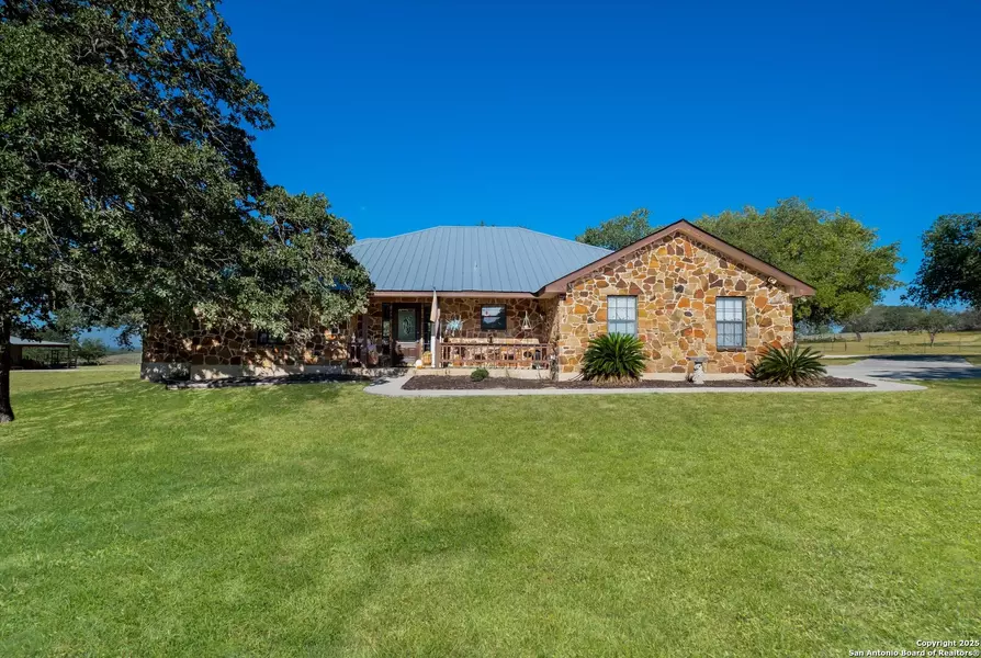 172 Home Place, Adkins, TX 78101