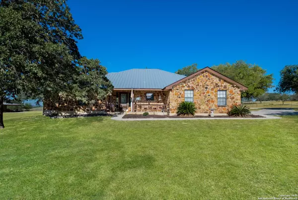 172 Home Place, Adkins, TX 78101