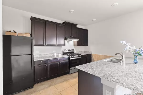 Converse, TX 78109,10527 Penelope Way