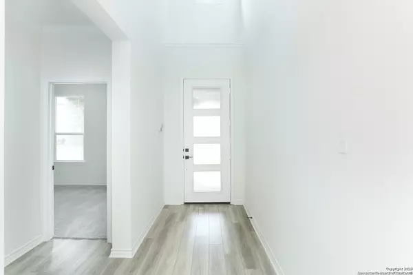 San Antonio, TX 78261,5230 Anzueto