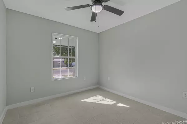 Laredo, TX 78040,2320 Burnside St