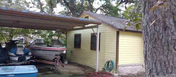 Seguin, TX 78155,319 LAKE PLACID