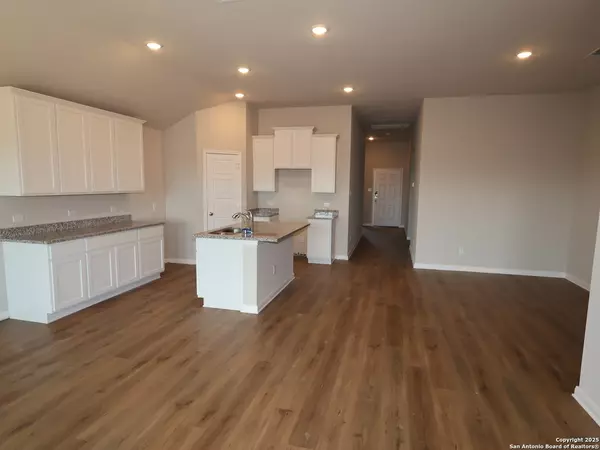 San Antonio, TX 78222,8420 Roadrunner Passage