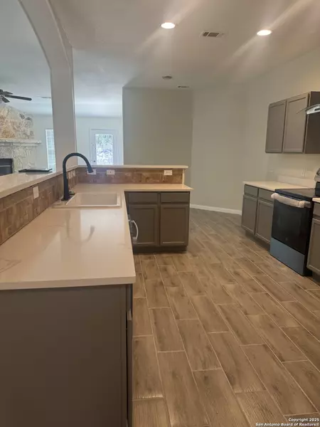 15727 cotton tail, San Antonio, TX 78255