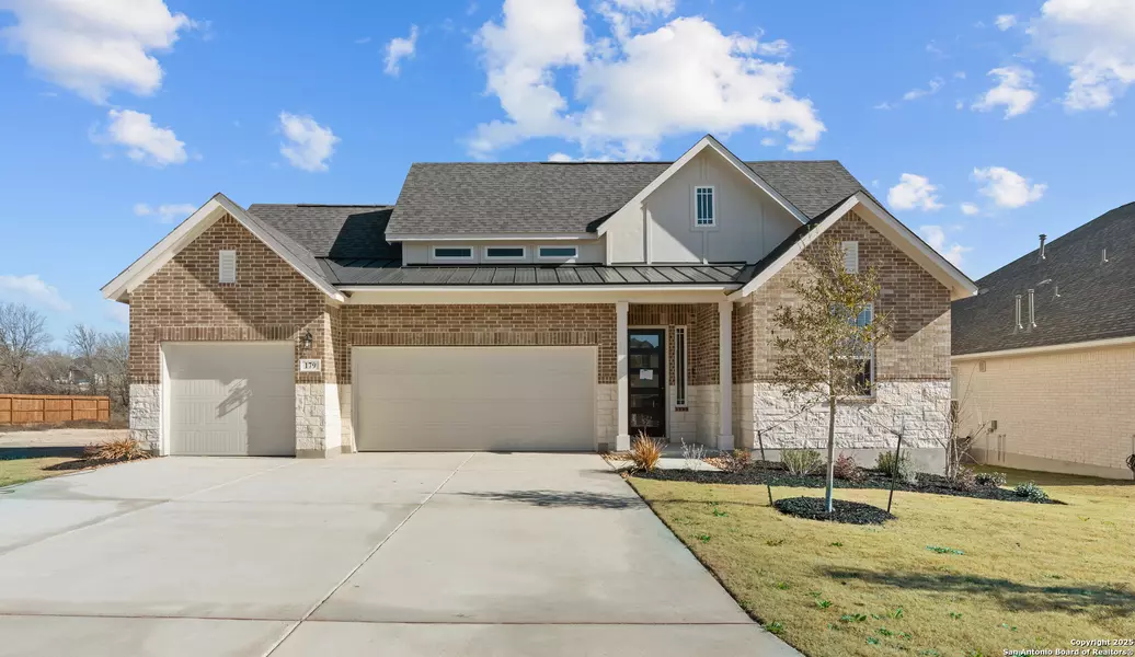 169 Highland Park, Castroville, TX 78009