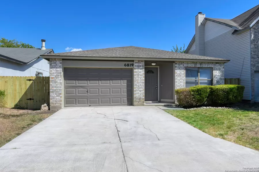 6819 Columbia Ridge, Converse, TX 78109