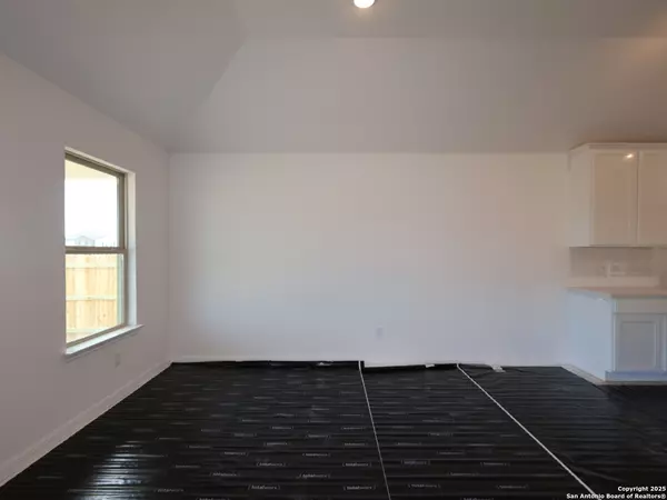 San Antonio, TX 78252,8658 Rucker Pond Trail