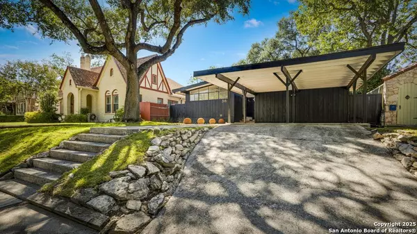 San Antonio, TX 78212,318 Rosewood