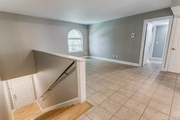 San Antonio, TX 78212,102 Vassar Ln UNIT 16