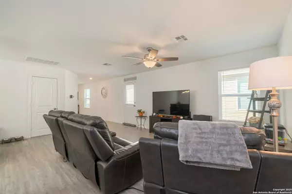San Antonio, TX 78252,10227 Mesa Medina