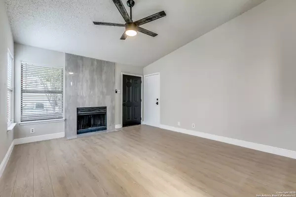 San Antonio, TX 78250,9434 Valley Rock