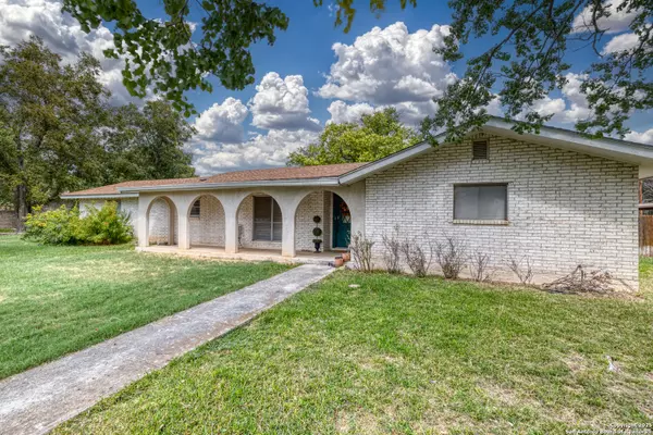 Uvalde, TX 78801,5 Donna