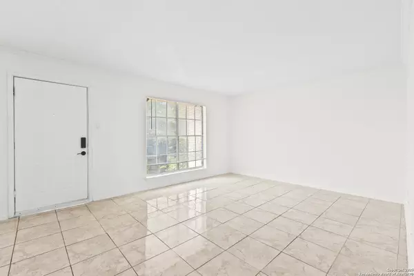 San Antonio, TX 78229,6611 Southpoint UNIT 128